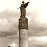 Слева второй Мальцев, справа мичман Титенко. Фото Михаила Петрова