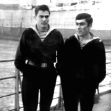 Севастополь. ДМБ-1967 Левандовский и Мирзоян на юте РКР Грозный.