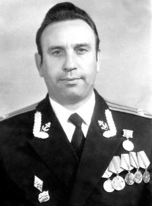 Старпом капитан 2 ранга Пинчук М.Ф.