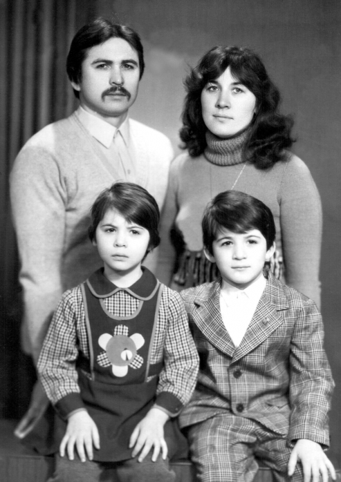 Семья 1983год (1 класс)