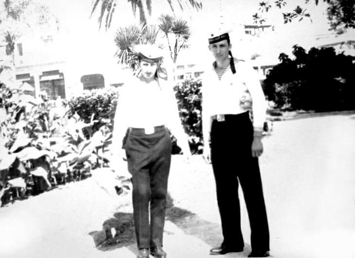 1968г. Сирия. г. Латакия с покупками после посещения магазинов