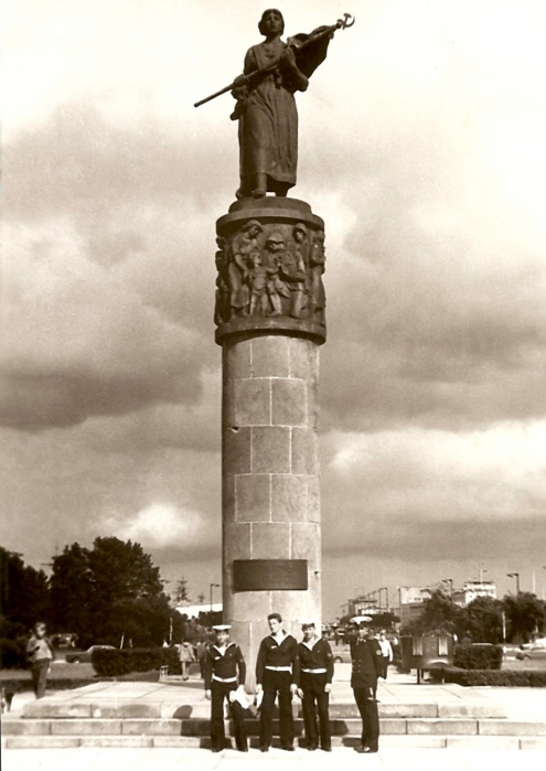 Слева второй Мальцев, справа мичман Титенко. Фото Михаила Петрова