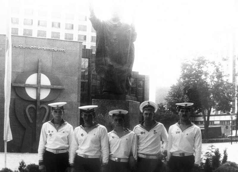 Памятник папы римского Иоанна (фото Кокоулина А.)