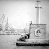 Варна курсом к швартовке (Фото В. Зинченко)