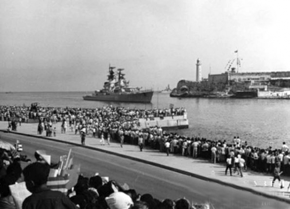 1969 г. Кубинский порт Моро. Заход нашего крейсера с визитом