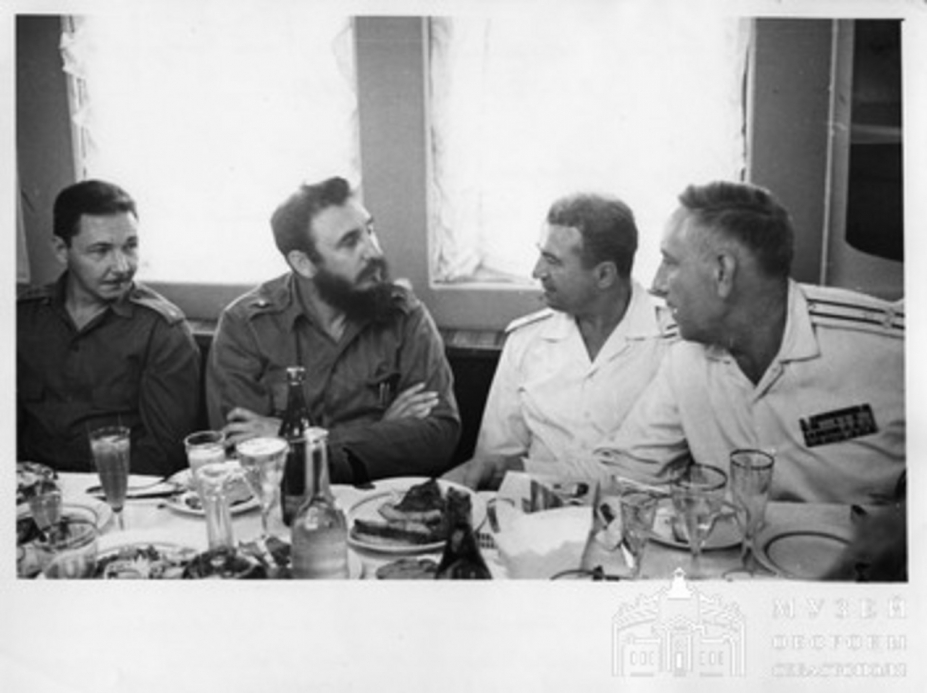 Рауль Кастро, контр-адмирал Соколан С.С., капитан 1 ранга Амосов И.А.