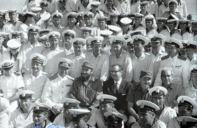 1969 г. Руководители республики Куба в гостях у советских моряков