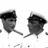 Заклятые друзья.  Слева командир гуро 1 рд В. Волк и Ком 1 СБ 1рд Г.Юферов