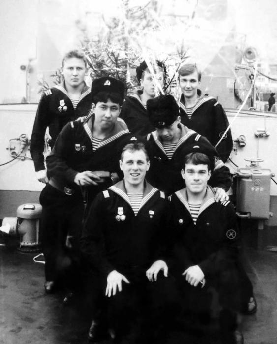 Новый год 1987-88. Справа Александр Палычев