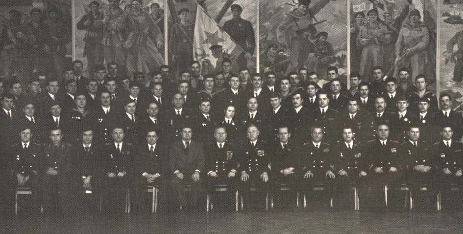 Морская пехота (к 100-летию ВЛКСМ)