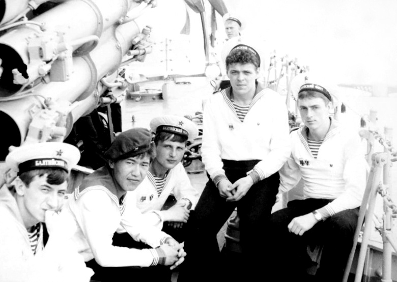На носу корабля 1986г. Питер