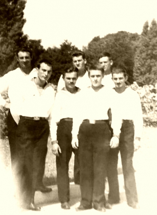 Прогулка по Варне 1967 год. Виктор Колмаков посередине