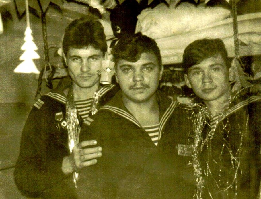 Из ДМБ-альбома