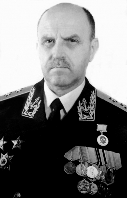 Фотографии из семейного альбома Ушаковых