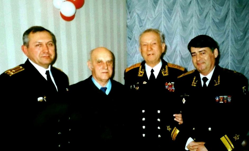 Фотографии из семейного альбома Ушаковых