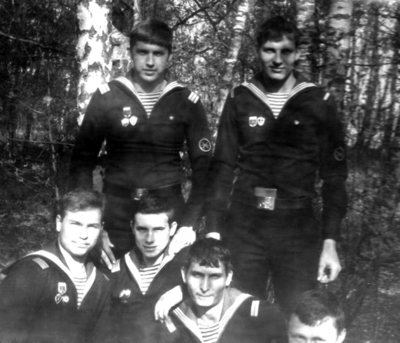 Калининград 1986 год. Лес по пути в боновый магазин. Сломался автобус