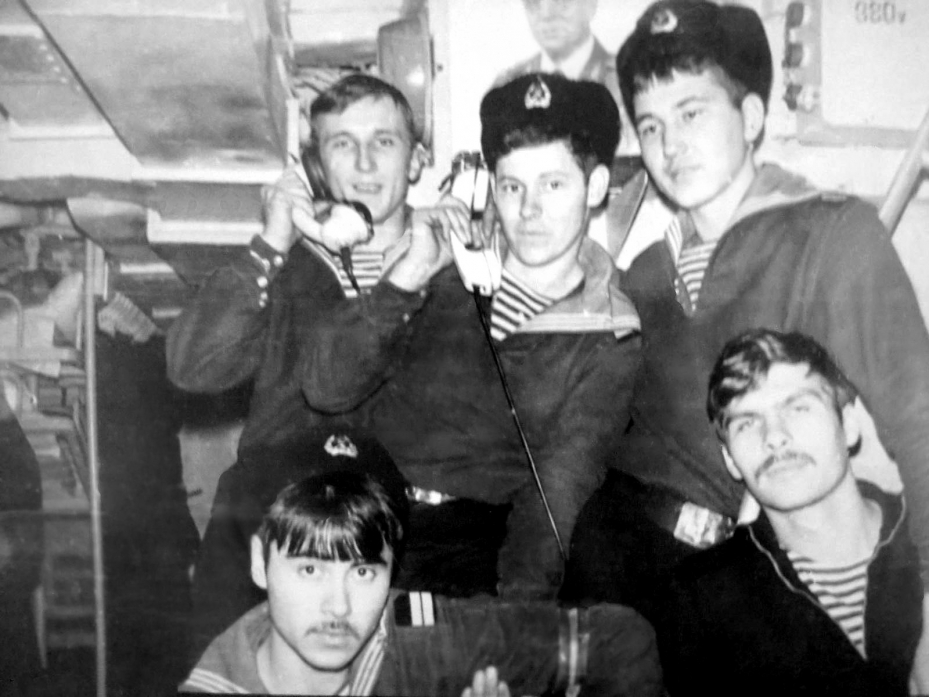 1 ряд: Хайдаров Б., Оглотков Игорь, 2-й: Стрельников Сергей, Андрей Куликов