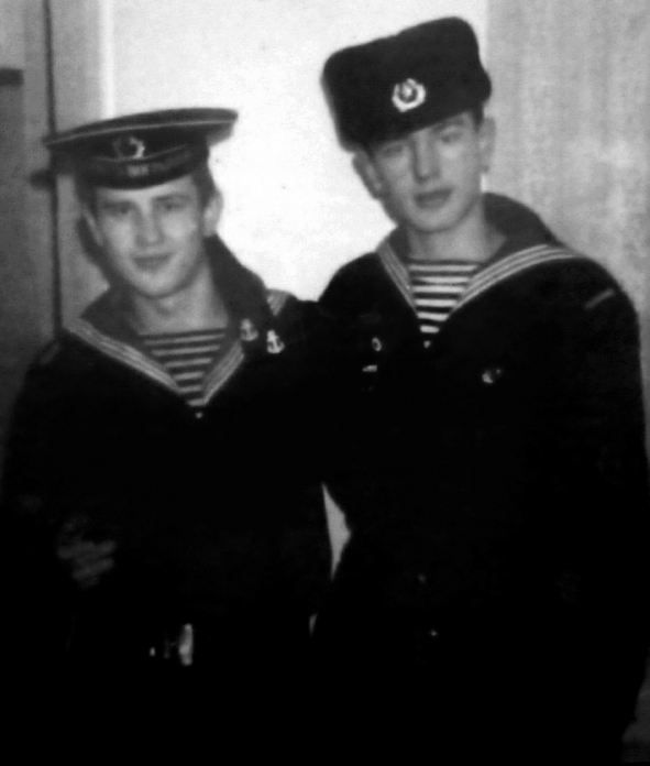 1988 год. Учебка, брат в отпуске проездом из Владивостока, увольнительная